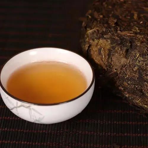 黑茶一天喝多少好？黑茶喝法全網(wǎng)解析！